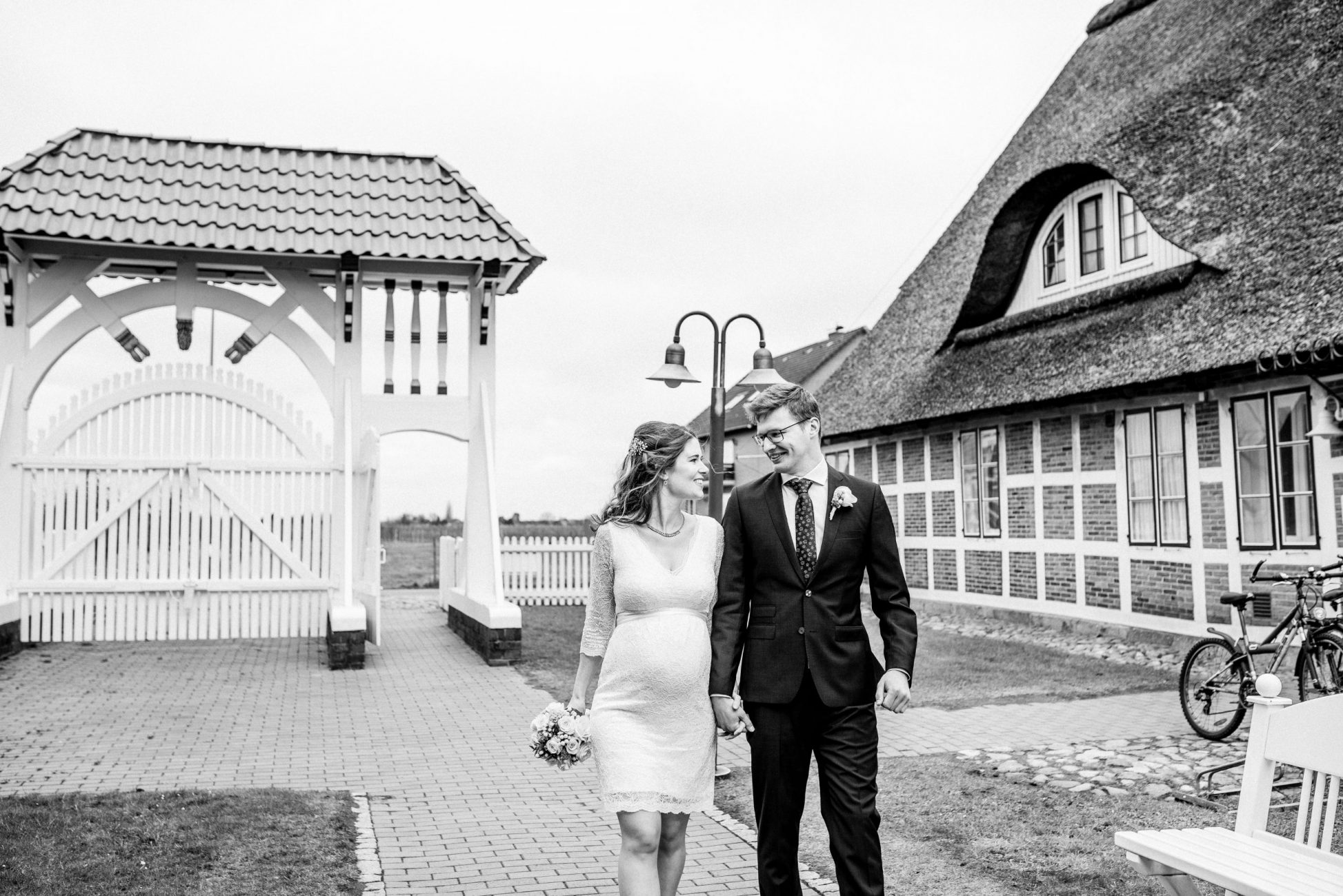 Natürliche und begleitende Hochzeitsfotografie von deiner Hochzeitsfotografin Julia Aßmann in Hamburg, Jork, Stade, Buxtehude, Altes Land. Emotionale, authentische, gefühlvolle Hochzeitsfotos.